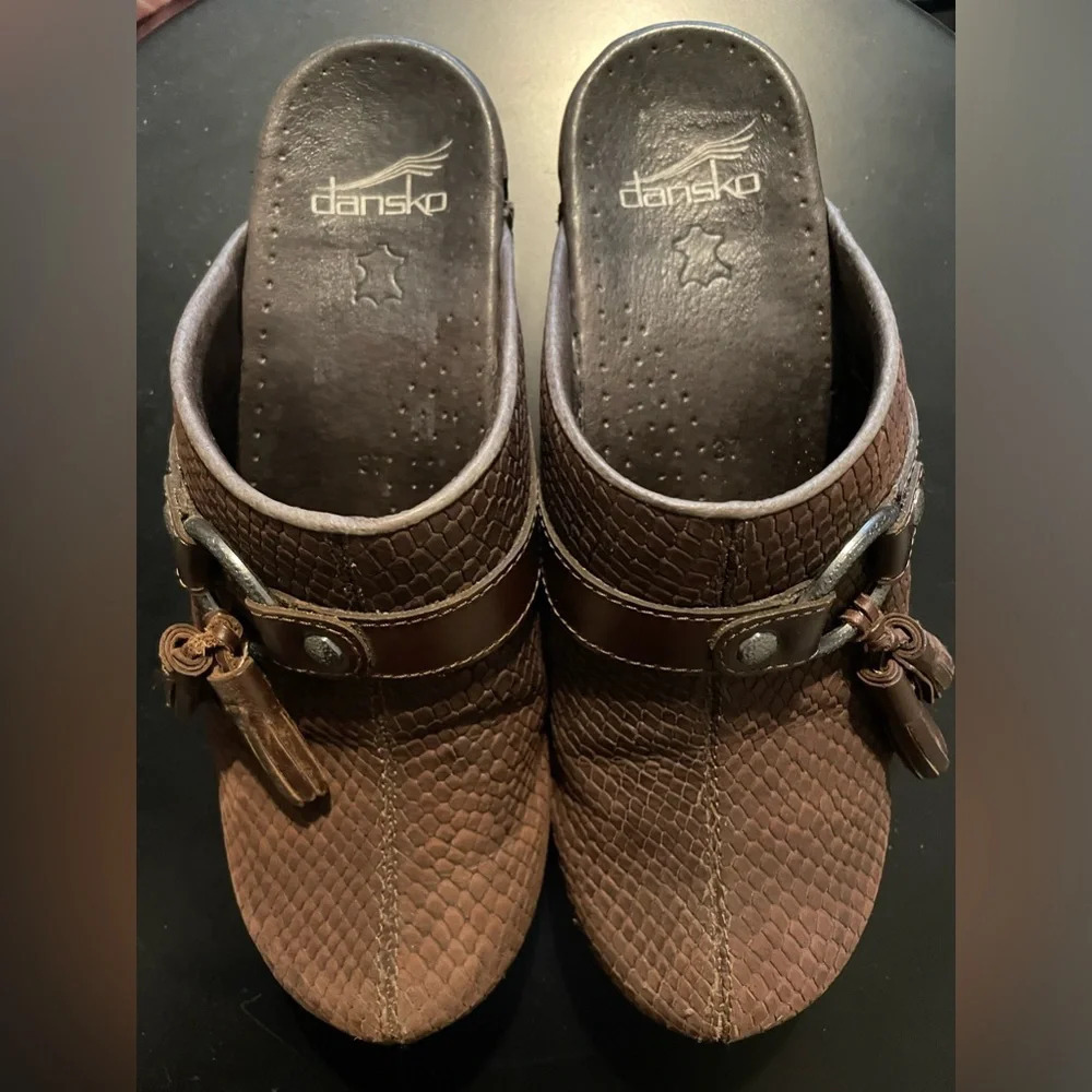 Dansko Shandi Brown Leather Snake Print Clog Shoes Size 37 or 6.5-7 - Picture 2 of 13
